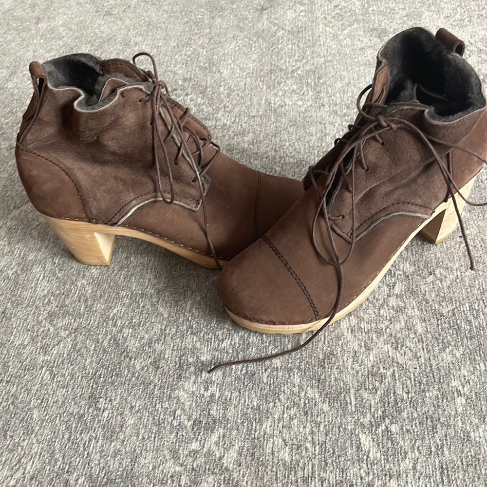 NEW LOUIS V SHEARLING GENUINE SUEDE HIGH HEEL CLOG BOOTIES WOOD HEEL PLATFORM